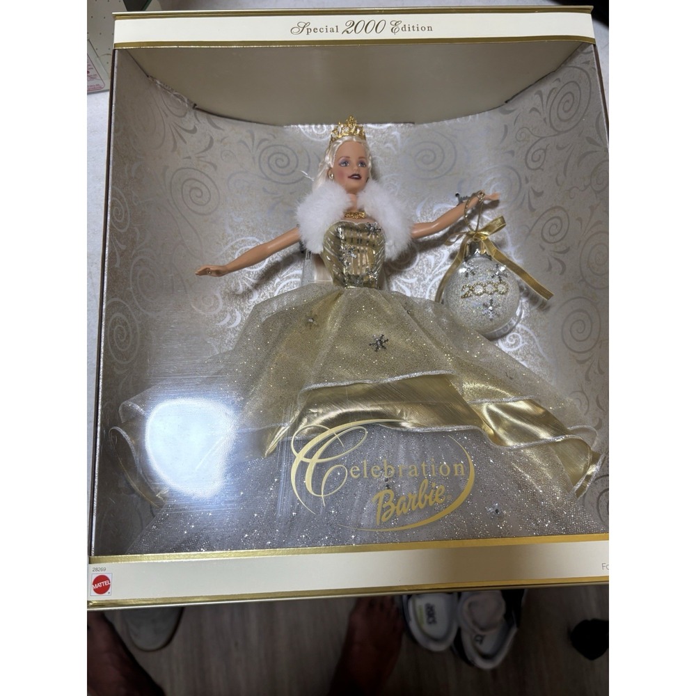 Holiday Celebration Special Edition‎ 2000 Barbie Doll new in sealed box